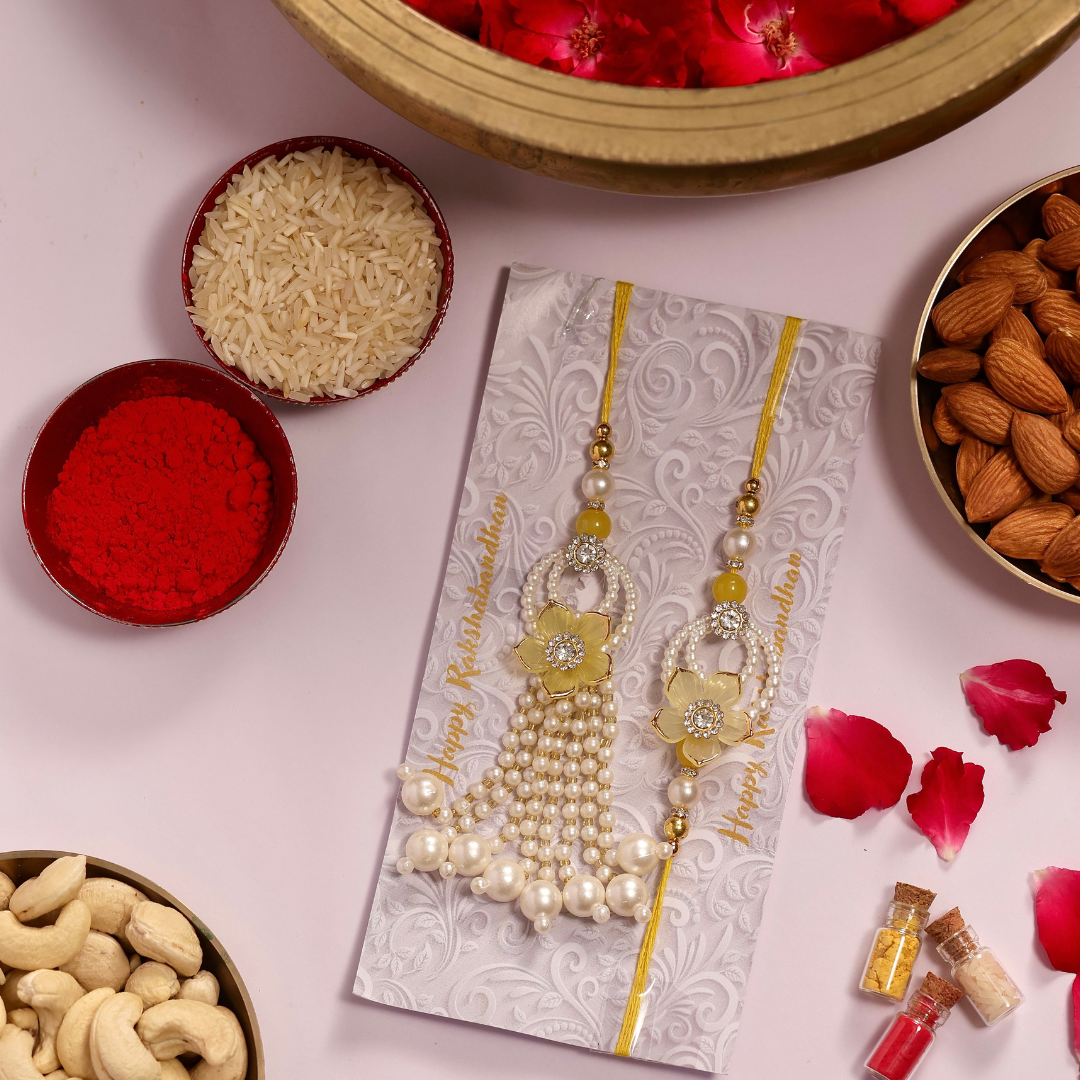 TYOHAAR Flower Rakhi and Lumba Set